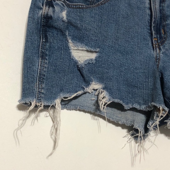 Old Navy Distressed Boyfriend Shorts - Picture 3 of 7